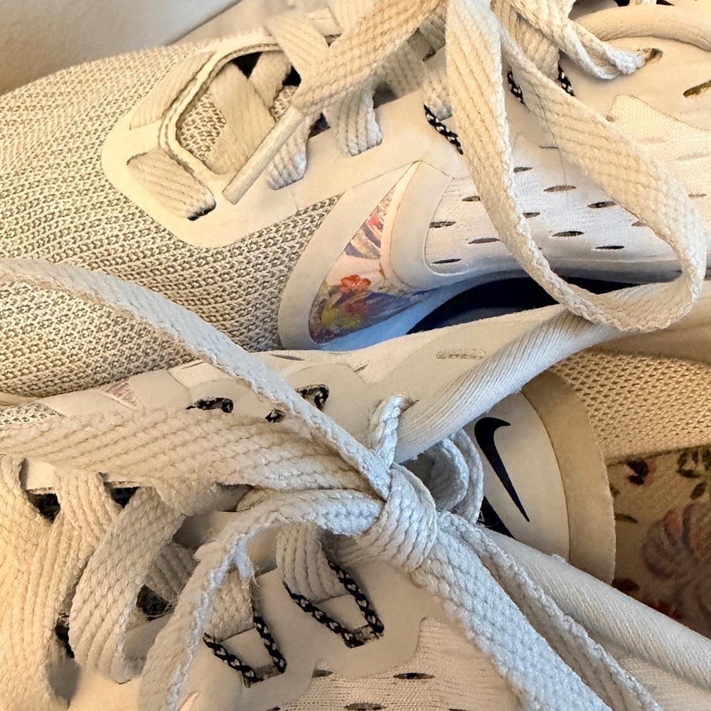 Nike White and Blue Floral Sneakers - Picture 7 of 9
